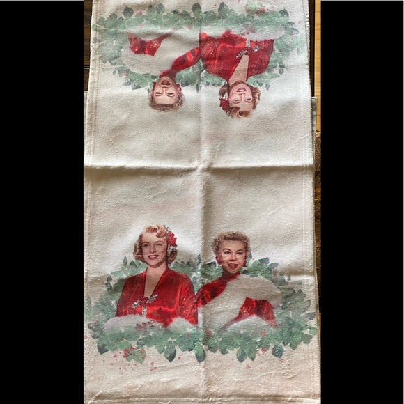 NWOT Sisters Retro Christmas Hand Towels - Picture 2 of 4